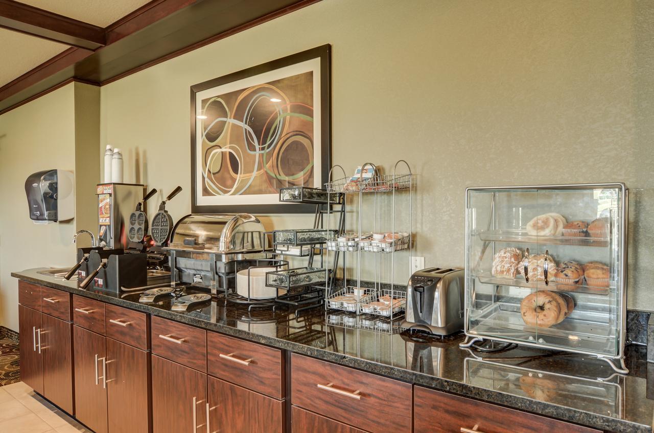 Hotel Cobblestone & -