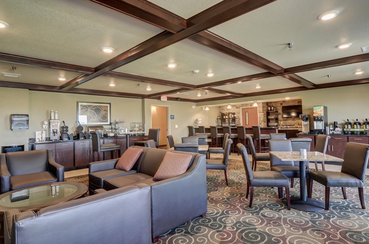 Hotel Cobblestone & -